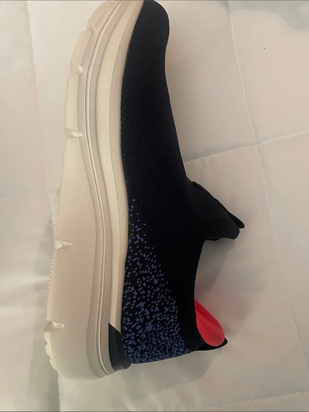 Womens like new! Slip-On Knit Sneakers in  Navy and Pink